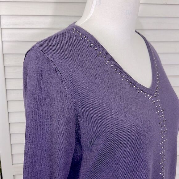 Chico’s Embellished Sweater Size 2 (12) V Neck - Picture 5 of 11